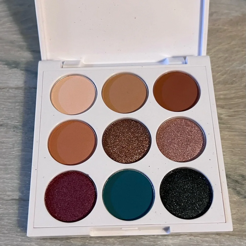 Chica Beauty Fiesta Mini Eyeshadow Palette - Picture 2 of 6